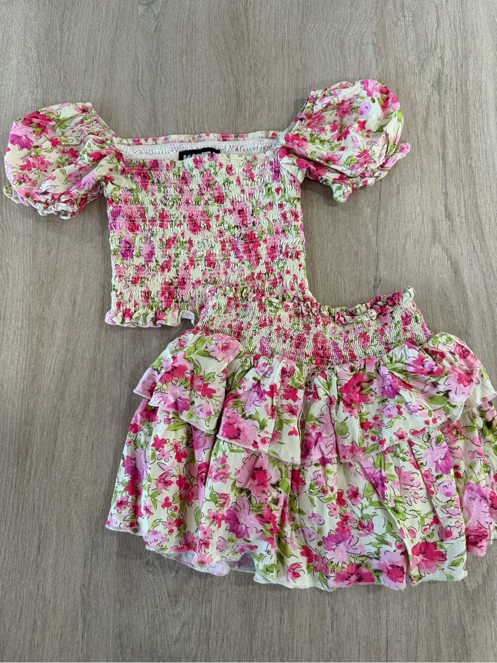 Katie J NYC Pink Floral Smocked Puff Sleeve Top Skirt Set L Bloomingdales - Picture 2 of 11